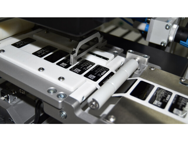 Laserové značení fóliových štítků